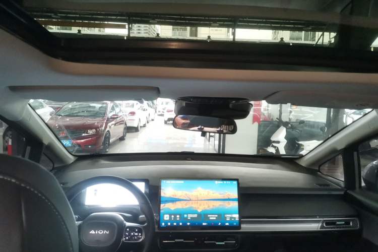 Used AION Y 2023 Plus 510 Smart Edition Headliner