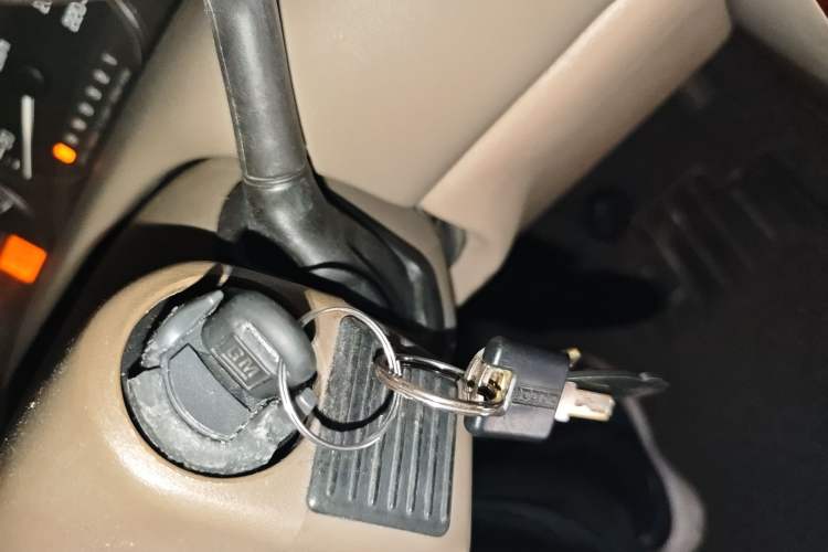 Used Buick GL8 2005 2.5L CT1 Comfort Model Vehicle Key