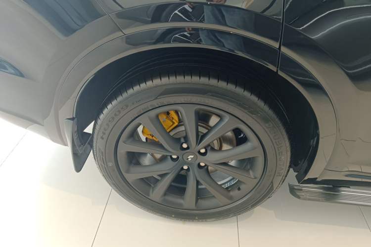 Used Li Auto ONE 2021 Extended-Range 6-Seater Version Right Rear Wheel Hub