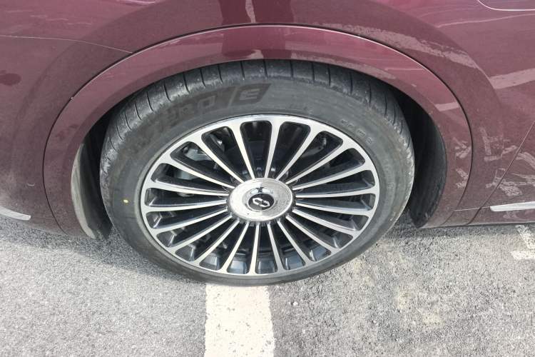 Used Hima AITO M8 2025 Extended-Range Ultra Version 53.4 kWh 5-Seater Edition Left Front Wheel Hub