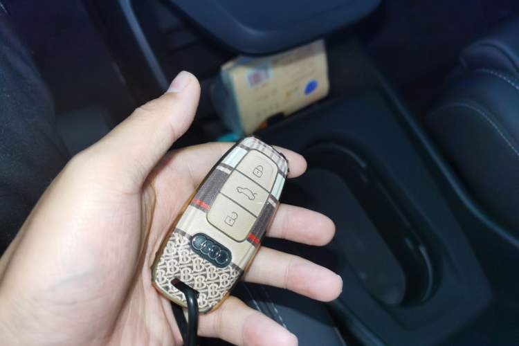 Used Audi Q5 e-tron 2023 40 e-tron Shining Edition Brocade Suit Vehicle Key