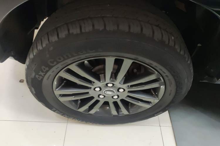 Used Land Rover Discovery 2016 3.0 SC Obsidian Black Heritage Edition SE Exterior 4