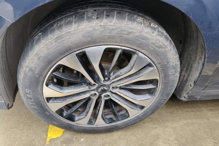 Used Wuling Victory 2020 1.5T CVT Flagship Edition Left Front Wheel Hub