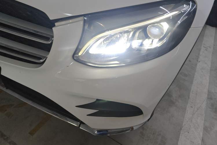 Used Mercedes-Benz GLC 2017 GLC 260 4MATIC Luxury Model