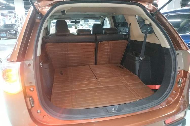 Used Mitsubishi Outlander 2013 2.4L Four-Wheel Drive Luxury Navigation Version 7 Seats