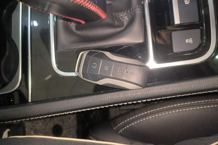 Used BYD Song MAX 2021 Upgraded Model 1.5T Automatic Luxury 7-Seater Vehicle Key