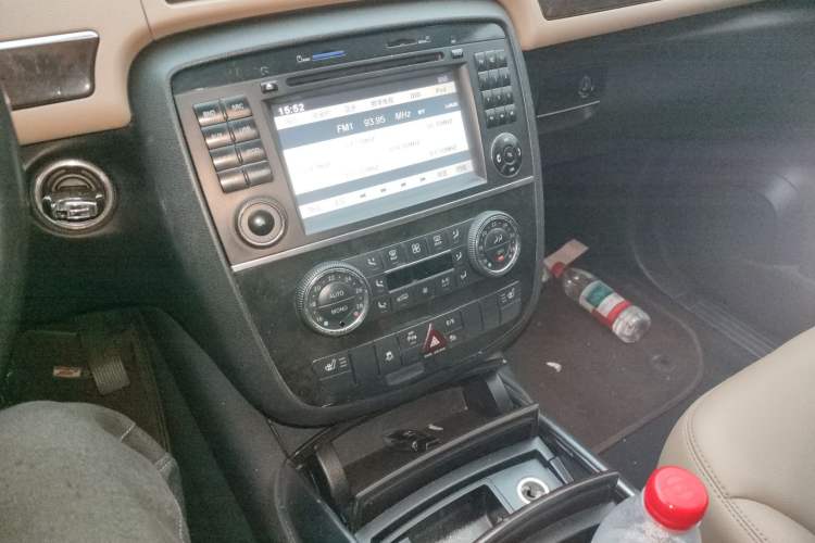 Used Mercedes-Benz R-Class 2011 R 300 L Business Model