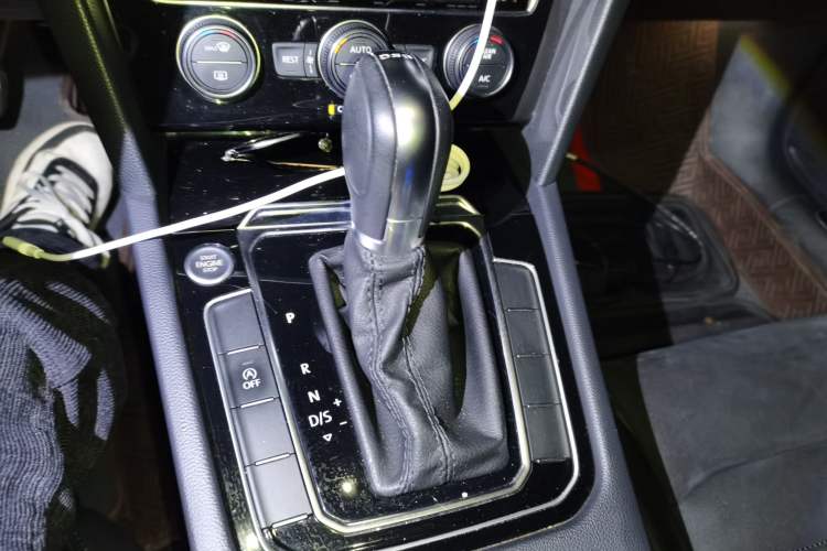 Used Volkswagen Magotan 2018 330TSI DSG Luxury Model Gear Lever