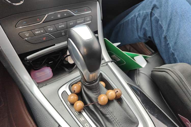 Used Ford Edge 2016 EcoBoost 245 Two-Wheel-Drive Titanium 7-Seater
