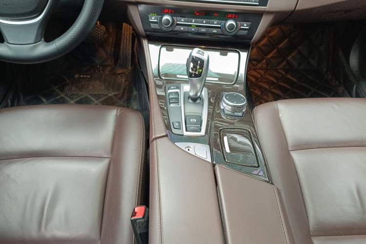 Used BMW 5 Series 2014 525Li Luxury Design Package
