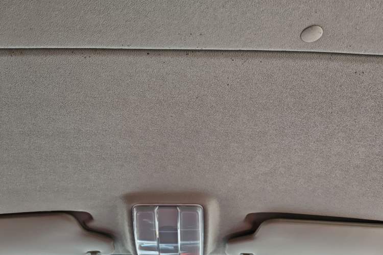 Used SAIC MAXUS Xintu V80 2021 2.0T Manual Classic Aoyuntong Short Wheelbase Ultra-Low Roof 7/8/9-Seater