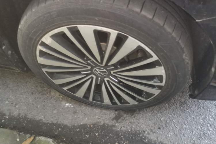 Used Volkswagen Passat 2020 Revised Version 330TSI Luxury Edition China VI Standard
