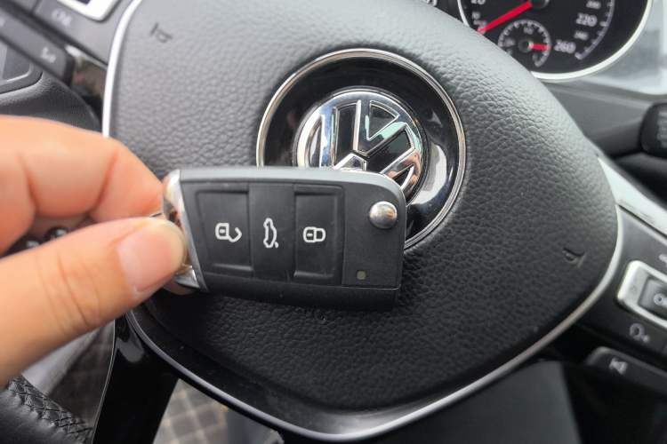 Used Volkswagen Golf 2018 230TSI Automatic Luxury Version Vehicle Key