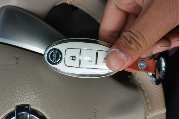 Used Nissan Tiida 2011 1.6L CVT Smart Version
