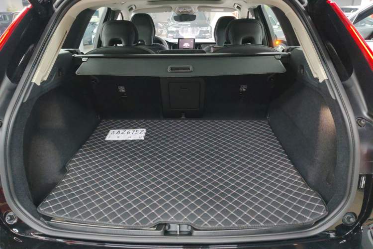 Used Volvo XC60 2026 B5 4x4 Smart Luxury Edition