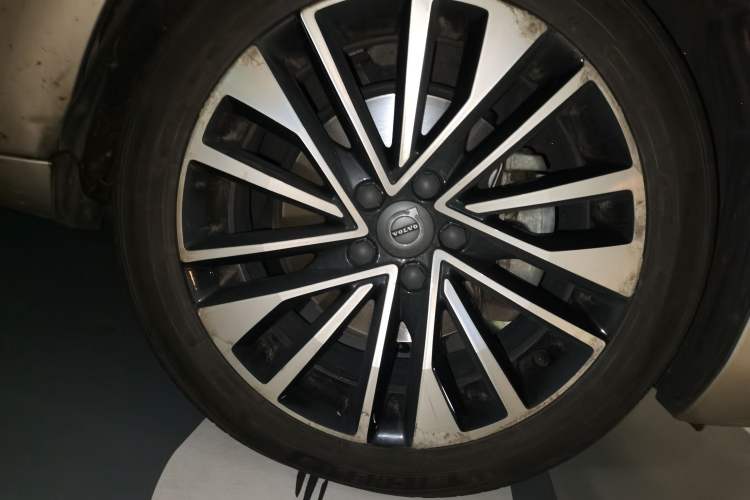 Used Volvo S60 2018 S60L T4 Smart & Ambitious Edition Right Front Wheel Hub