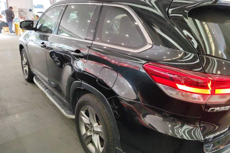 Used Toyota Highlander 2018 2.0T Four-Wheel Drive Luxury Version 7 Seats China VI Standard
