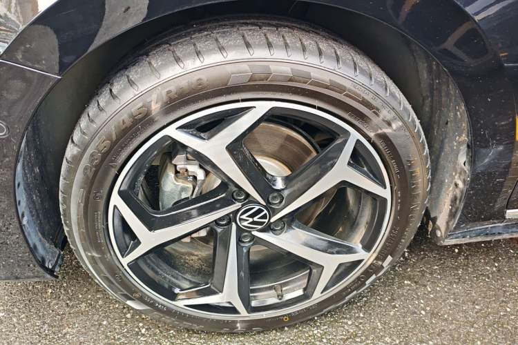 Used Volkswagen Passat 2025 Outstanding Model 380TSI Starry Dragon Glorious Edition Left Front Wheel Hub