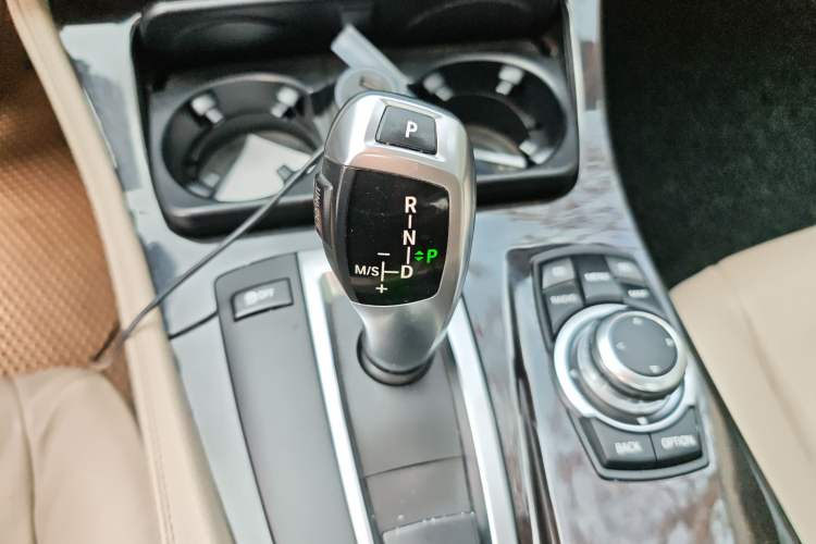 Used BMW 5 Series 2011 523Li Luxury Model Gear Lever