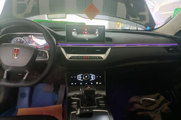 Used Hongqi H5 2022 Classic Model Facelift 1.5T DCT Qiyun Edition Audio And AC Panel