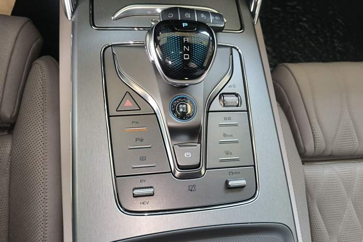 Used BYD Tang New Energy 2025 Intelligent Driving Version DM-i 115KM Flagship Edition Gear Lever