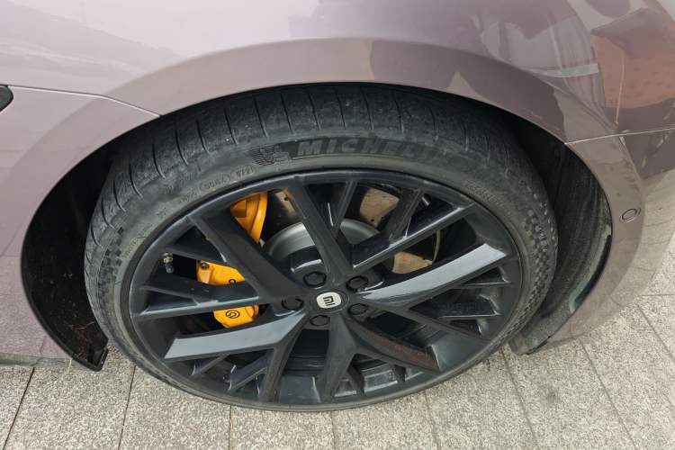 Used Xiaomi Auto SU7 2024 Four-Wheel Drive Ultra-Long Range Advanced Intelligent Driving Max Edition