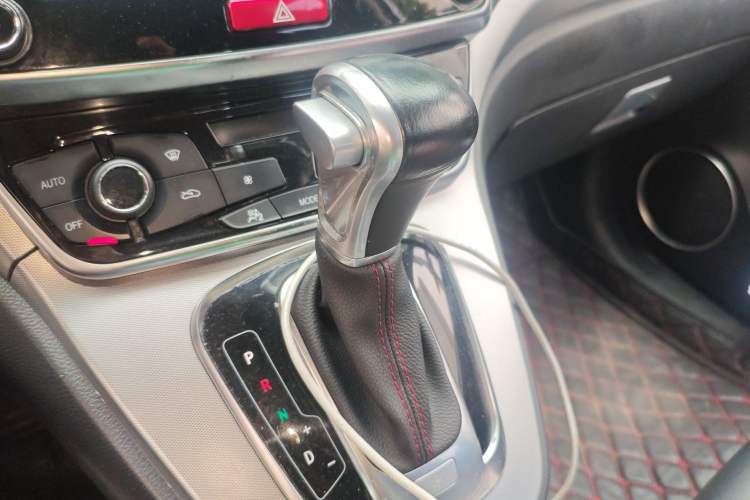 Used Haval H6 2017 Red-Label Sport Edition 1.5T Automatic Two-Wheel Drive Luxury Model Gear Lever