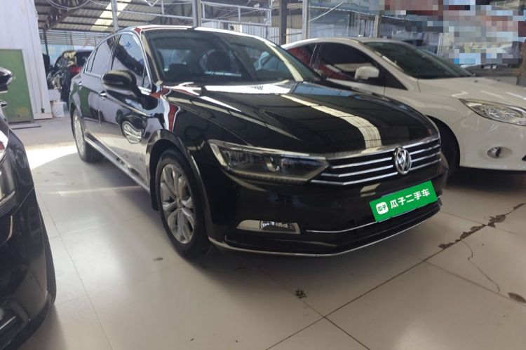 Used Volkswagen Magotan 2019 330TSI DSG Luxury Model China V Standard Front Right 45 Deg
