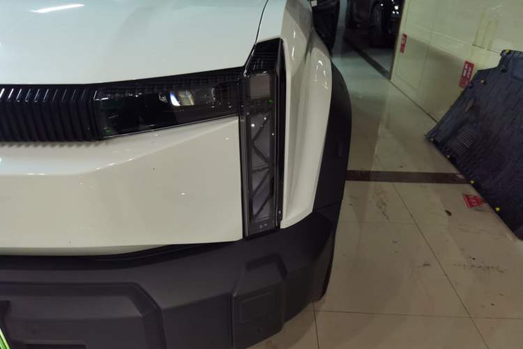 Used iCAR 03 2024 401km Range Two-Wheel Drive Standard Yuechao Version
