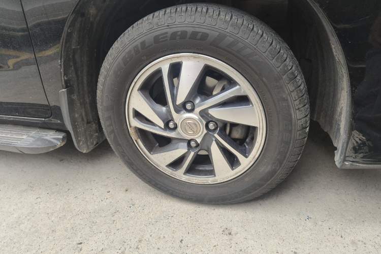 Used Nissan NV200 2018 1.6L CVT Luxury Model Right Front Wheel Hub