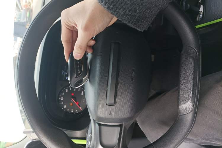 Used Roewe Clever 2021 302 km New Four-Seater Super-Efficient Version
