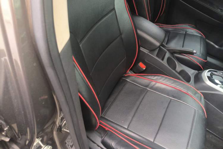 Used Nissan Qashqai 2016 2.0L CVT Elite Edition Right Front Seat