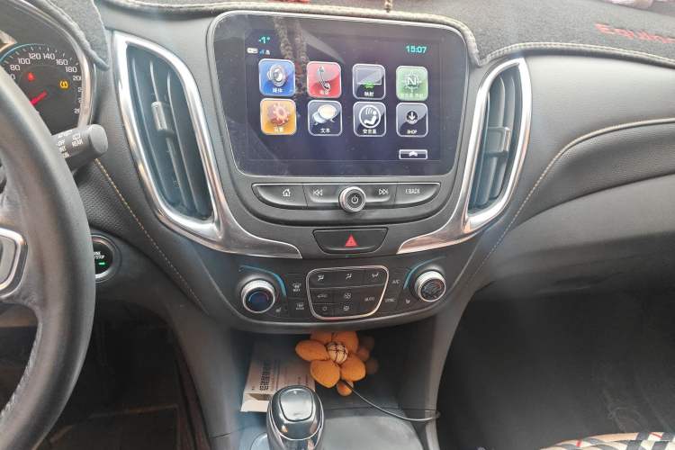 Used Chevrolet Equinox 2018 535T Automatic YuJie Edition Audio And AC Panel