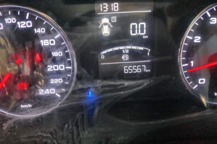 Used Roewe RX5 2018 20T Two-Wheel Drive Manual Flagship Edition
