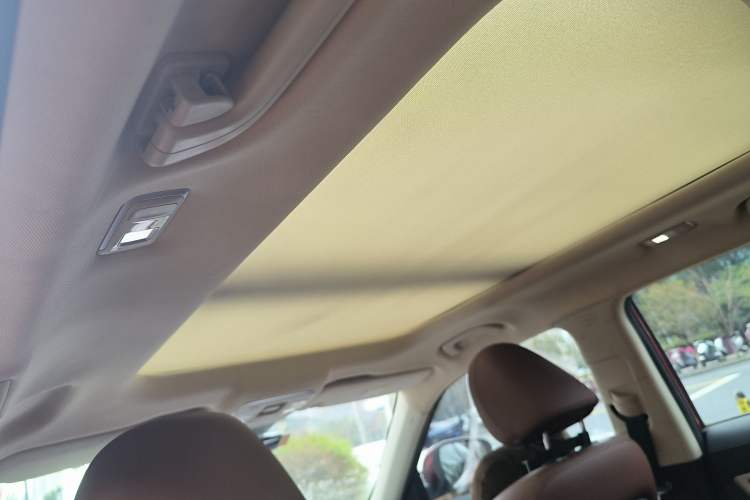 Used Geely Auto Emgrand X7 Sport 2018 1.8TD Automatic Two-Wheel Drive ZhiZun Model with 4G Connectivity