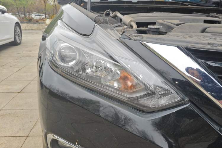 Used Nissan Teana 2016 Revised Version 2.0L XL Comfort Edition Right Front Headlight