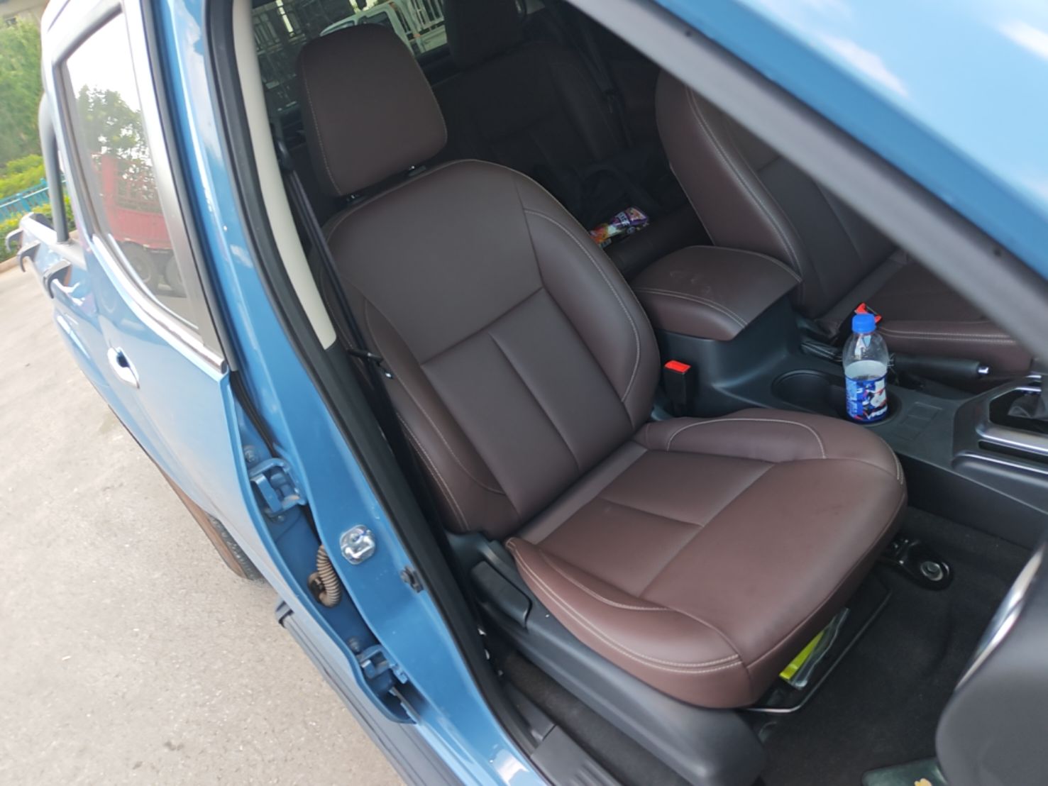Dongfeng Ruichi 6 Pro 2025 Model 2.3T Automatic 2x2 Diesel Luxury Edition Flatbed Long Cargo Box — снимка 19