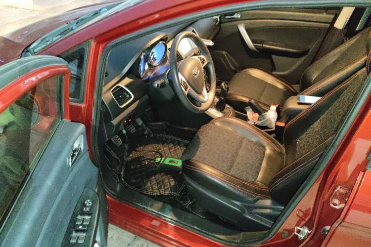 Used Cowin C3 2015 1.5L Manual Gold Diamond Edition