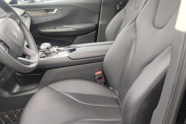 Used Hongqi E-QM5 2022 431 km Charge & Enjoy Edition
