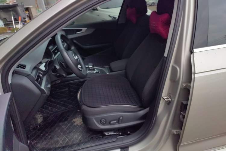 Used Audi A4L 2019 40 TFSI Ambition China VI Left Front Seat