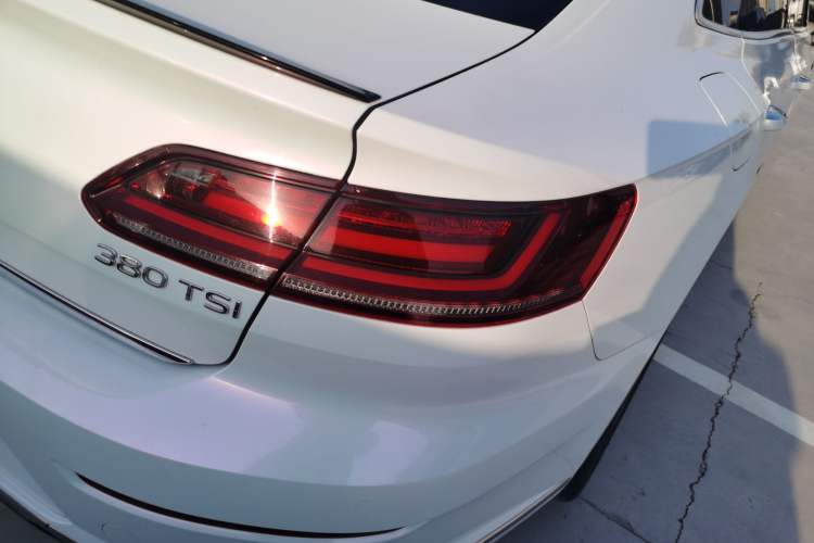 Used Volkswagen FAW-Volkswagen CC 2021 380TSI Striking Edition Right Rear Taillight