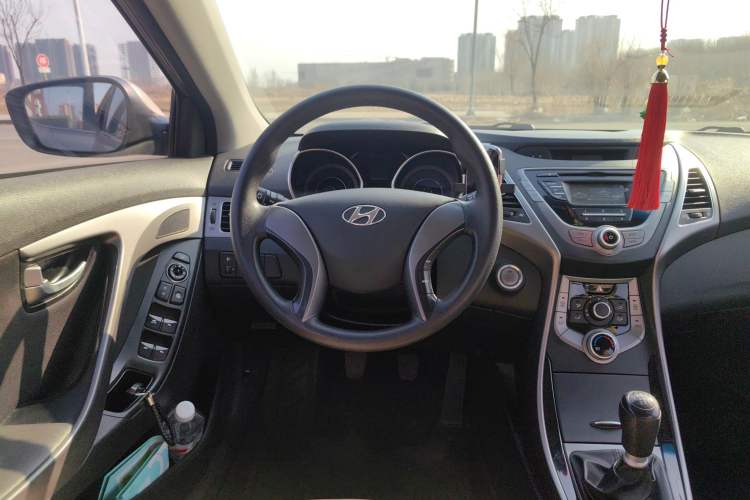 Used Hyundai Elantra (5th Generation / Langdong) 2015 1.6L Manual Leading Model
