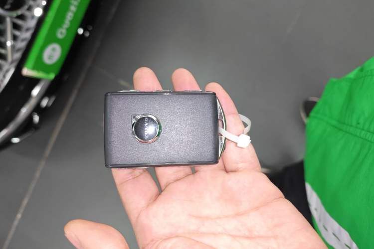 Used Volvo S90 New Energy 2025 Plug-in Hybrid Four-Wheel Drive Long-Range Luxury Smart Edition Vehicle Key