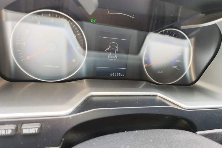 Used Geely Auto Emgrand 2015 Sedan 1.3T CVT Upward Edition
