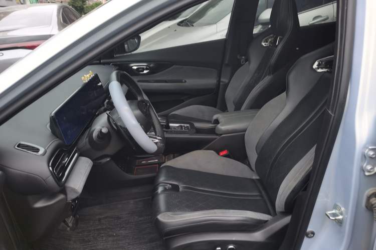 Used GAC Trumpchi EMPOW 2023 400T Automatic R MAX
