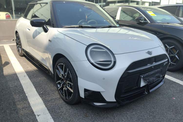 Used MINI Electric MINI COOPER 2024 452km COOPER SE Racing Driver