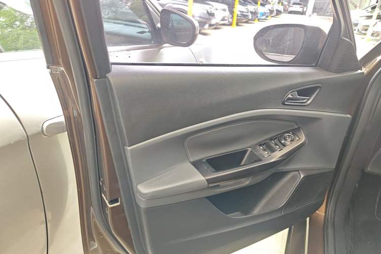 Used Ford Escort 2015 1.5L Automatic Fashion Model
