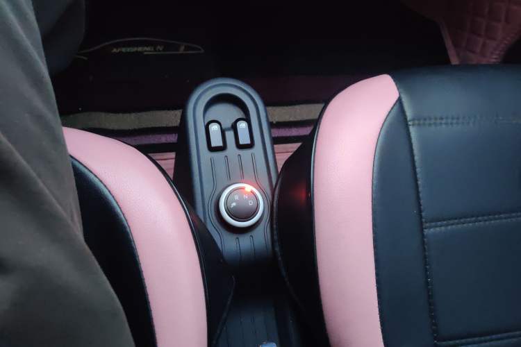 Used Wuling Hongguang MINIEV 2021 Macaron Premium Model – Lithium Iron Phosphate