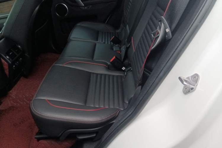 Used Land Rover Discovery Sport 2020 249 PS R-Dynamic Performance Tech Edition 7 Seats Left Rear Seat