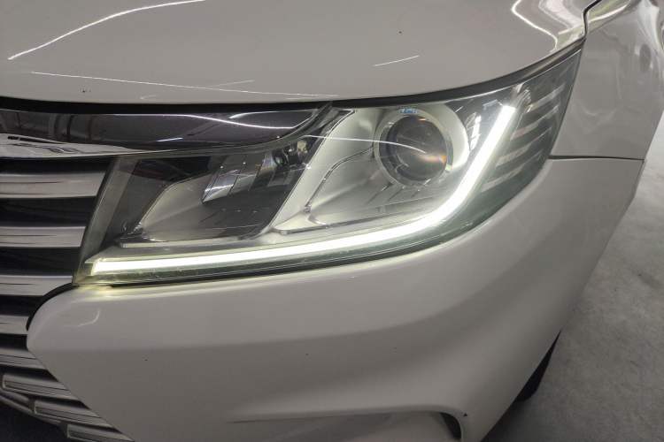 Used Soueast A5 Wing Dance 2019 1.5L CVT Wingzun Edition China VI compliant Left Front Headlight